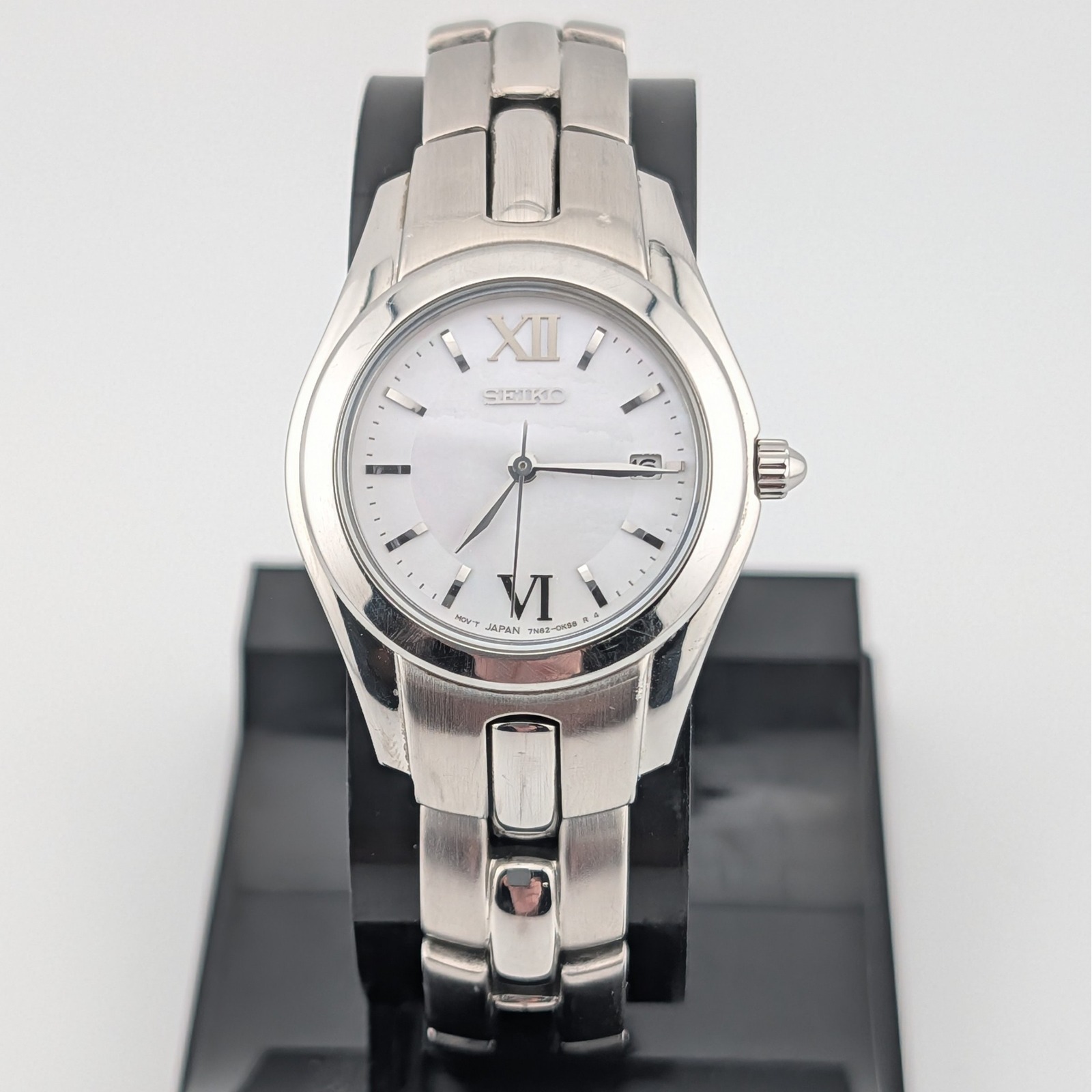 Seiko 7n820eg0 Mother Of Pearl Dial Date Watch Womens Stainless Steel 26mm